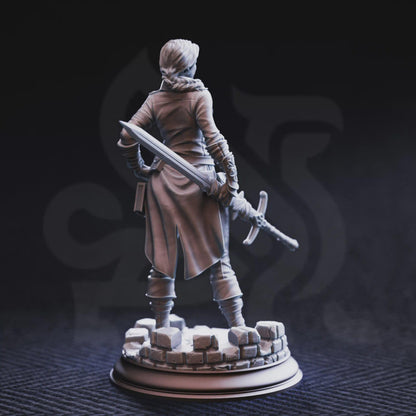 Lieutenant Gwendolen Proud, Senior Justiciar