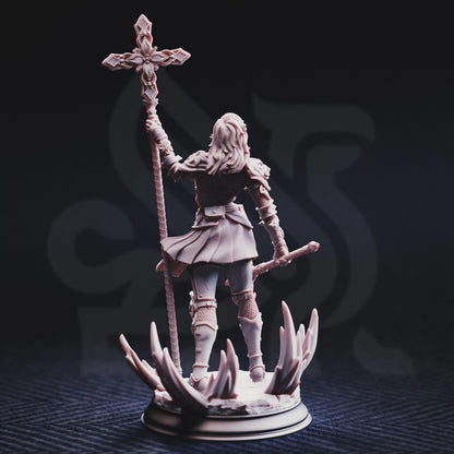 Sara Rosewood, Klerikerin von Cedhelieth
